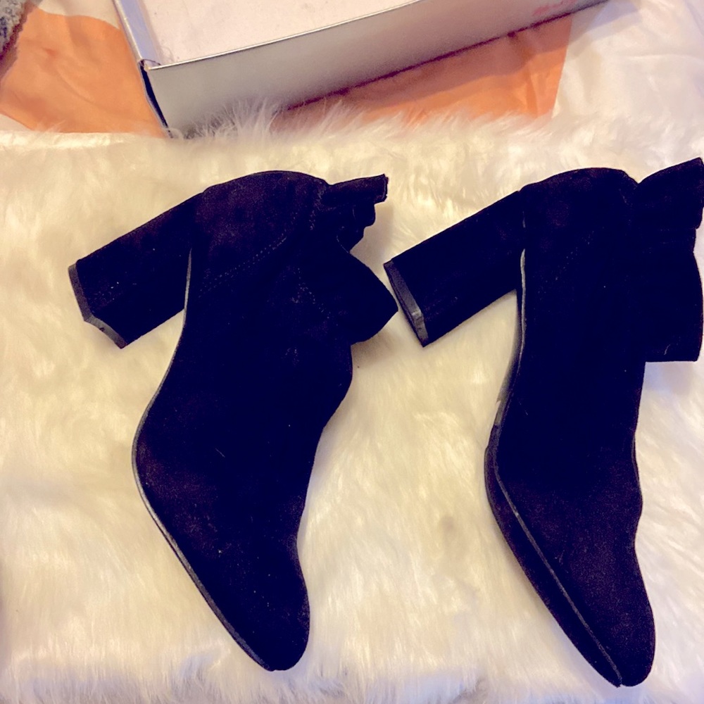 Black faux suede black booties